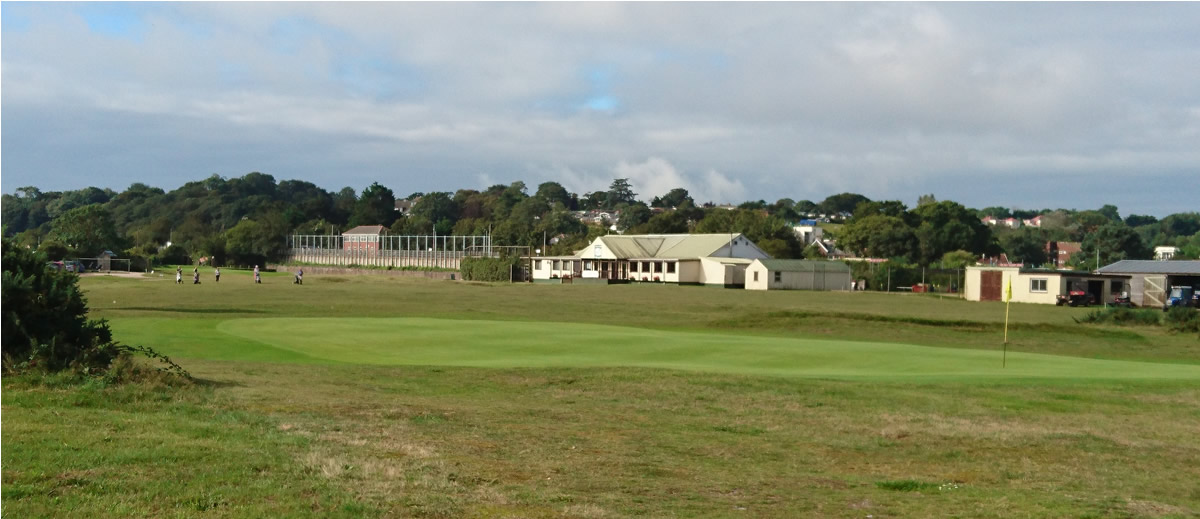 Warren clubhouse from behind the 1st green